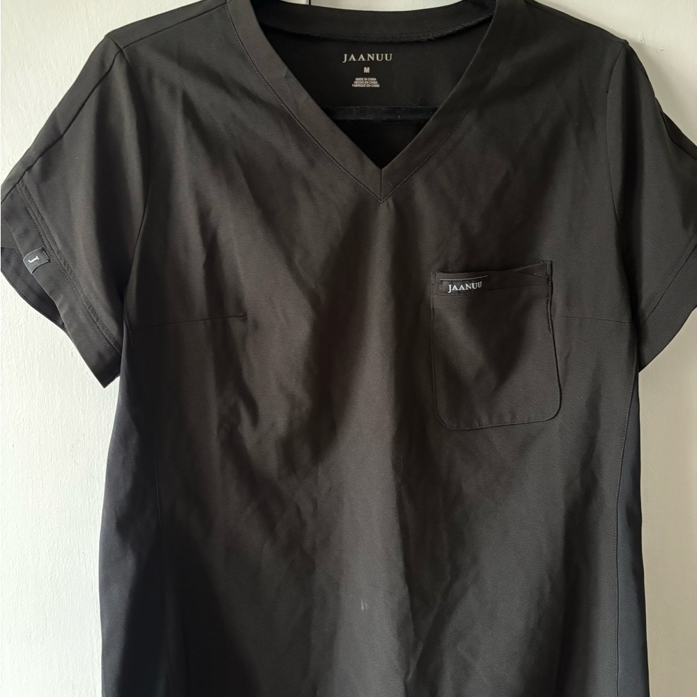 Jaanuu Scrub Top